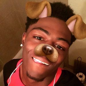 Meet your Posher, Devonte